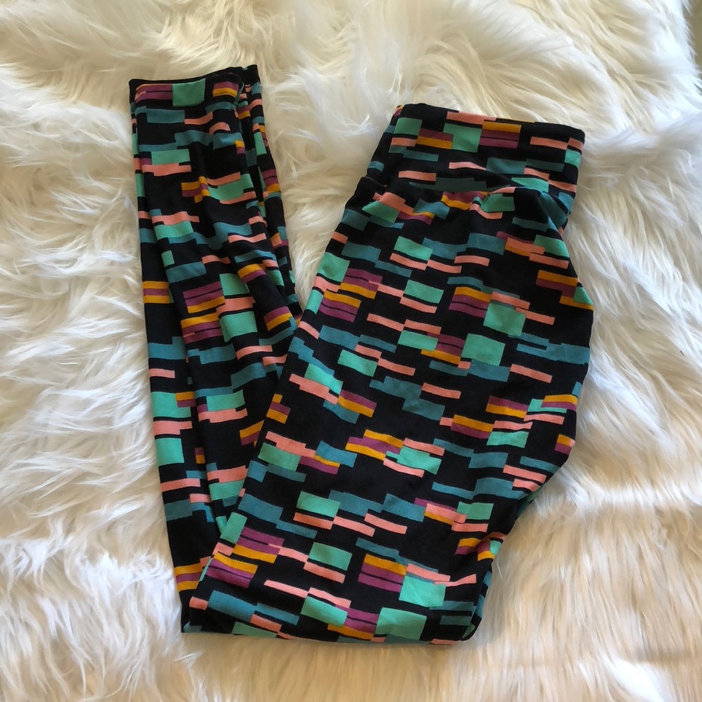 ☀️LuLaRoe OS Leggings Black Geo Print